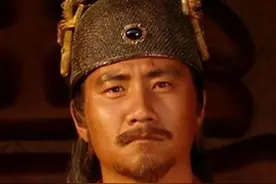 朱元璋去拜佛，问方丈：朕还要下跪？方丈回他8个字救了全寺的人图片
