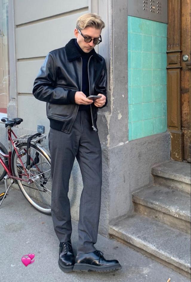 这年秋冬穿皮衣,盛行"一身黑"的搭配,这一些外型形象时尚又显男人味