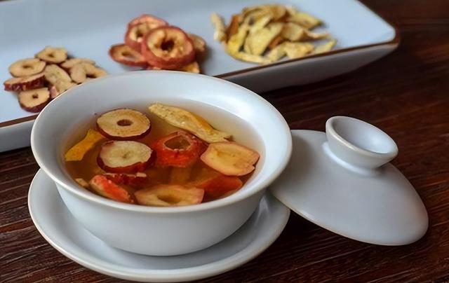 脾气不好还老生气？这4种“解气茶”别错过，舒缓心情气色好