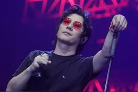 明明歌词很“低俗”，当年却火得一塌糊涂，这些歌越听越不对劲儿图片