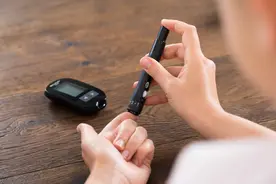 糖尿病患者，引起脚痛时，警惕是这5种问题造成的，需重视图片