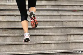 爬楼时心慌胸闷？这是身体在警告你！图片