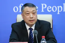 未来汽车什么样？或可称为“汽车机器人”图片