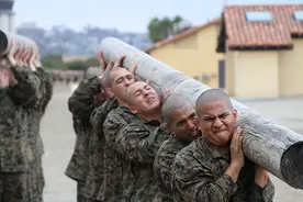 美国新兵蛋子的生活什么样？探秘美军六个训练营图片