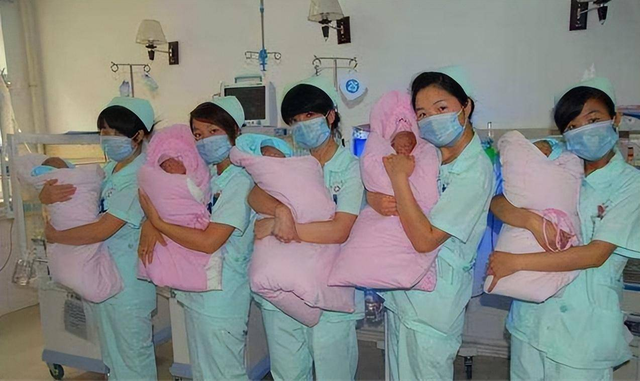 被选为奥运福娃的5胞胎：养育不易累死父亲，20岁孩子在上大学