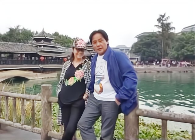 著名演员王霙：学过芭蕾唱过越剧，与再婚妻子夫唱妇随