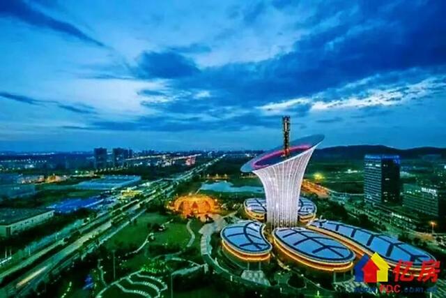 武汉东湖高新技术开发区突飞猛进，令人鼓舞！