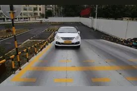 即日起实施驾考新规，科目二取消一个项目，再不怕挂科了图片