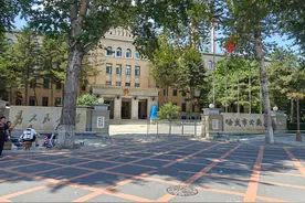 张艺谋监制的电视剧《雪迷宫》在吉林长春开机 街头取景地引发关注图片