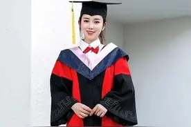 这是一位书画博士，书画界几乎人尽皆知，书法当真高绝图片