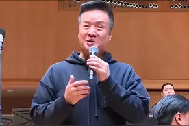 66岁阎维文：穿“天价”衣服、开班“圈钱”，老艺术家也要翻车？图片