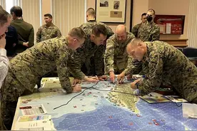 美国众议院一个动作，扬言击沉我方80艘军舰，台湾网友不乐意了！图片