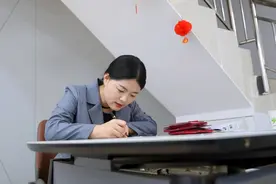 乡村小乔邀请唐宝宝参加女儿百日宴、公公婆婆为孙女准备神秘礼物图片