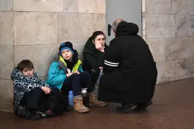 在乌克兰的华人告诉我：他们备好了食物和水，还有枪！图片
