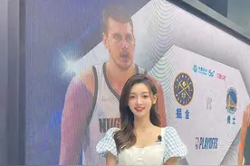 因掀裙子风波走红，美女篮球主播金佳悦又晒高清图，仙女气十足图片