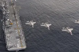 美准航母携F35抵达日本，052DL穿越宫古海峡，隐身优势已不在图片