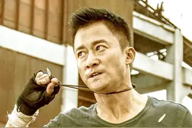 战狼1，记得最深刻的中国演员男主角吴京是如何拍的电影火爆！图片