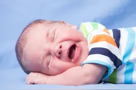 那些十分黏妈妈的孩子，到底在怕什么图片