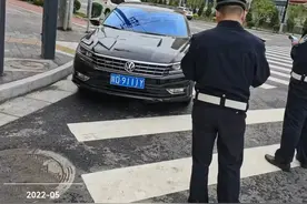 陕西咸阳：彬州警方曝光一批违停车图片