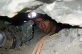 美国26岁洞穴探险者被卡27小时，救援失败死状惨烈，被就地封埋图片