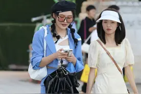 冬天穿裙子，小腿袜派上大用途，保暖瘦腿提升时髦气质图片