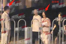 陈宝国一家温馨同框，儿媳肤白貌美颜值吸睛，与公婆热聊关系融洽图片