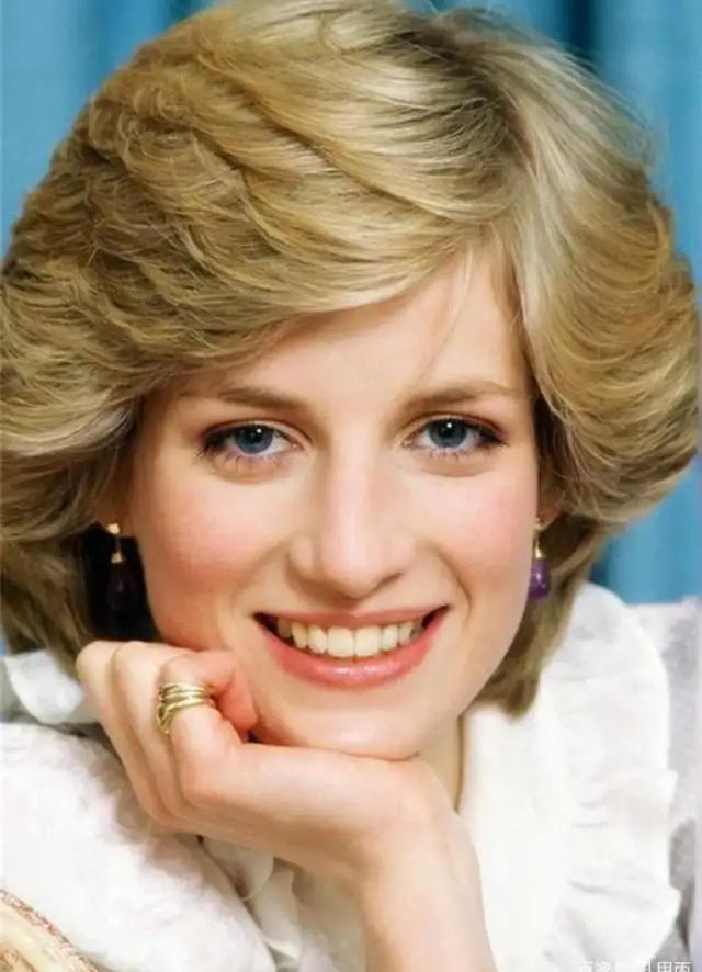 英国王妃戴安娜的死亡之谜,是车祸?还是谋杀?