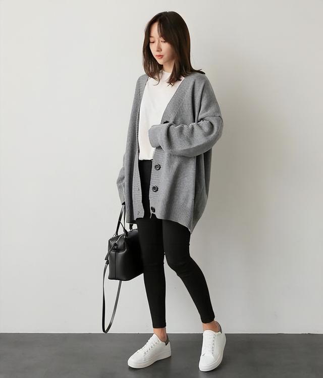 灰上衣配什么颜色裤子女,灰色西装裤配什么颜色上衣好看女生 - 冷求网