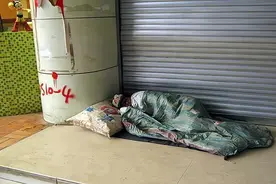 案例：深圳男子收留流浪女被纠缠，好心也能摊大事图片
