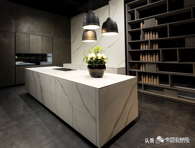 ʯҡʯӢʯҰ壬һʺ̨أ