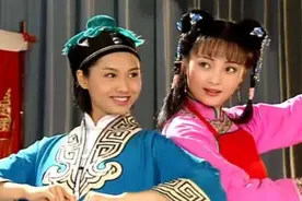 当影视剧里亲姐妹同框，蒋勤勤赢了朱茵林心如，陈德容萧蔷差距大图片