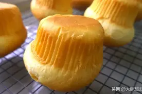 基础款鸡蛋小餐包的做法，简单揉出膜的技巧，吃起来非常柔软图片