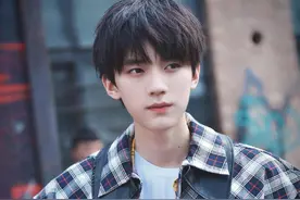 一年两部爆剧，与周迅演母子，21岁周翊然火了图片