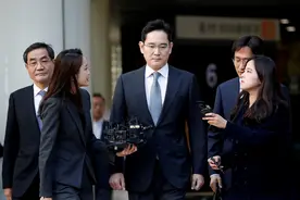路透：李在镕因拜登访问韩国芯片厂被免除出席会计欺诈案听证会图片