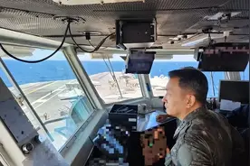 10万吨航母抵达半岛，韩上将登舰对朝喊话，朝方曝光10枚新式核弹图片