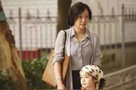 “你也来接孙子”？女子接二胎放学被当成奶奶：自认为穿着够时尚图片