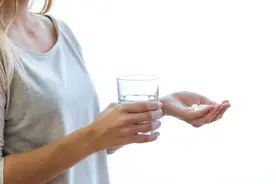 两个月的宝宝像葡萄？图片