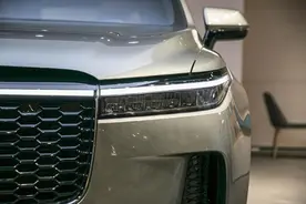 续航1080km，内饰豪华配六座，售价33.8万，实拍理想ONE图片