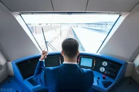 如今的火车司机为什么不好找对象图片