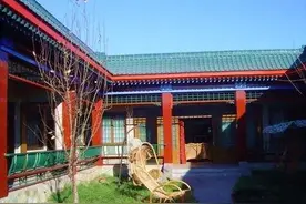拥有一座几亿的北京四合院，现在却不出租也不卖，反而让外人居住图片