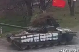 鲜红的镰刀斧头旗帜，引领铁流前进图片