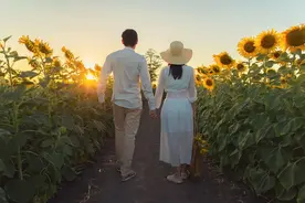 想知道婚后生活会怎样？看男人和他妈妈的相处，你就能提前知晓图片