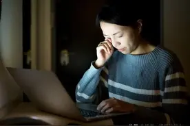 眼睛干涩不舒服，该用杞菊地黄丸还是明目地黄丸？两者有什么区别图片