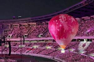 太浪漫了!IU演唱会上的草莓月亮，她太用心了吧图