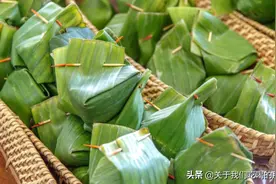 粽叶怎么处理才好包？别直接煮，教你2招，粽叶柔韧不破，香味浓图片