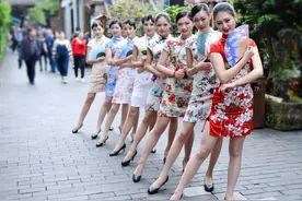 “老太太”领导着这座城市的崛起图片