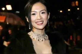 章子怡挺闹心：国际章位置摇摇欲坠，排面不及巩皇图片