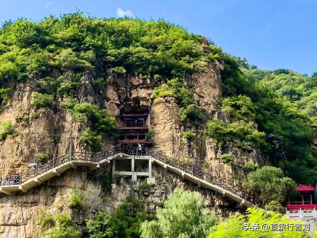 朋友携家人开车四小时去山西悬空寺却败兴而归，于是带他们来这儿