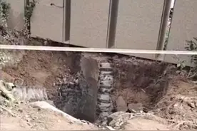 12岁男孩踩空糟掉的木板井盖身亡，小区物业：已排查安全隐患图片