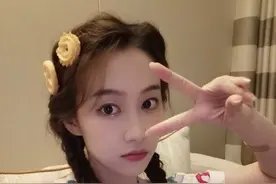 黑魔仙严莉莉考北大研究生，网友：请娱乐圈学历按这样卷起来图片